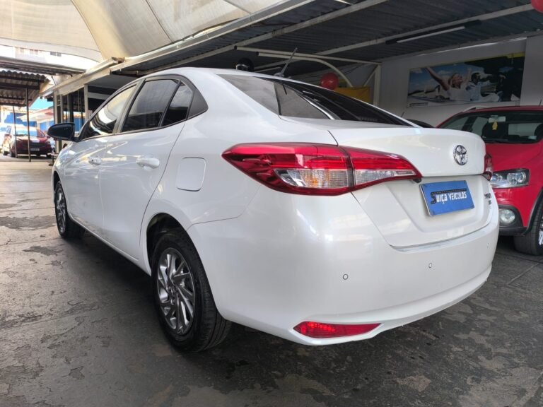 YARES XS SEDAN 20247