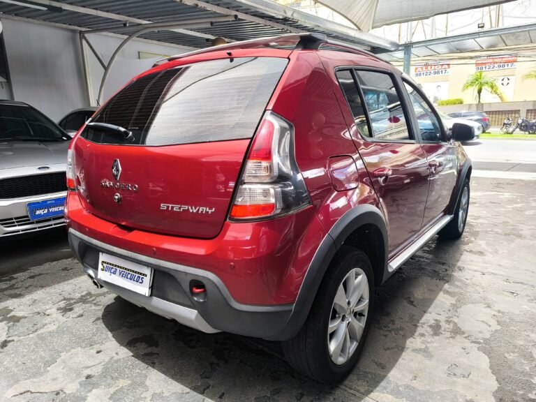 Sandero Stepway 1.6 automático 2014 seminovo em Goiânia