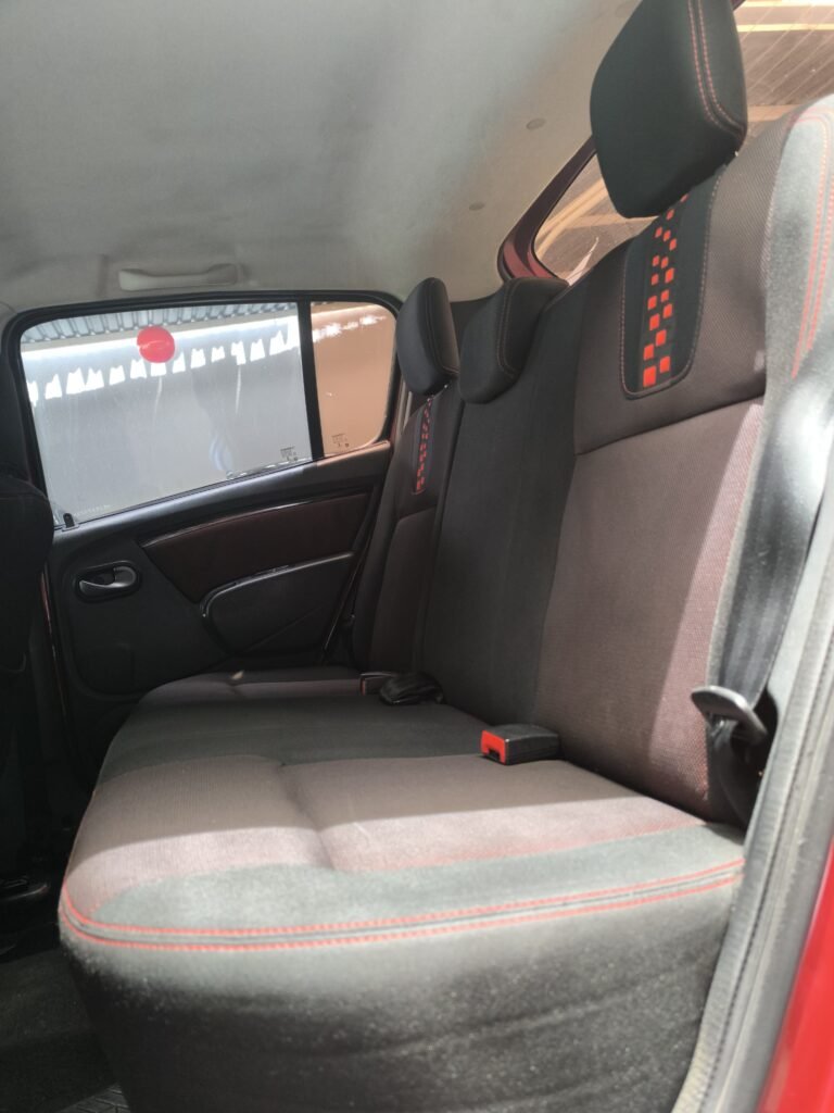 Sandero Stepway 1.6 automático 2014 seminovo em Goiânia