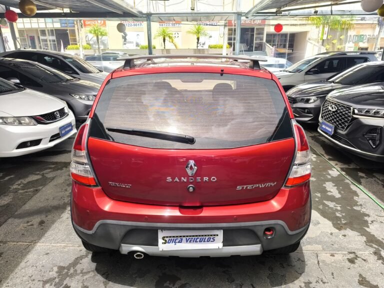 Sandero Stepway 1.6 automático 2014 seminovo em Goiânia