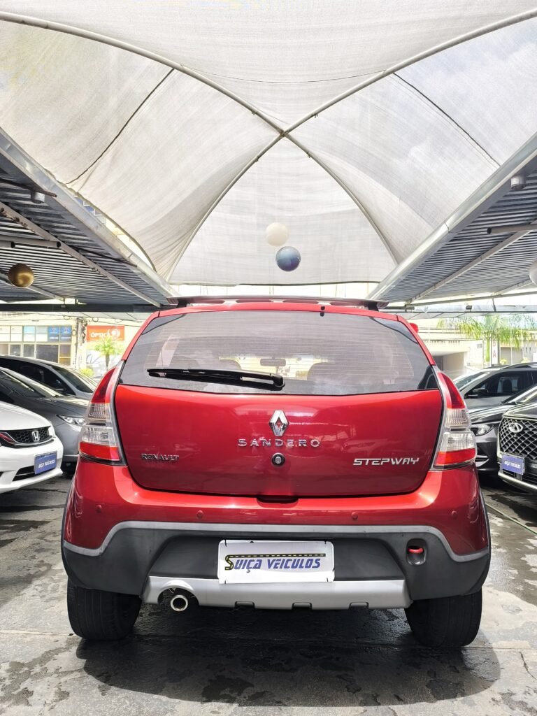Sandero Stepway 1.6 automático 2014 seminovo em Goiânia