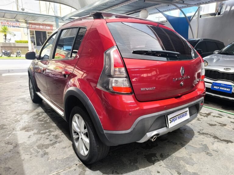 Sandero Stepway 1.6 automático 2014 seminovo em Goiânia