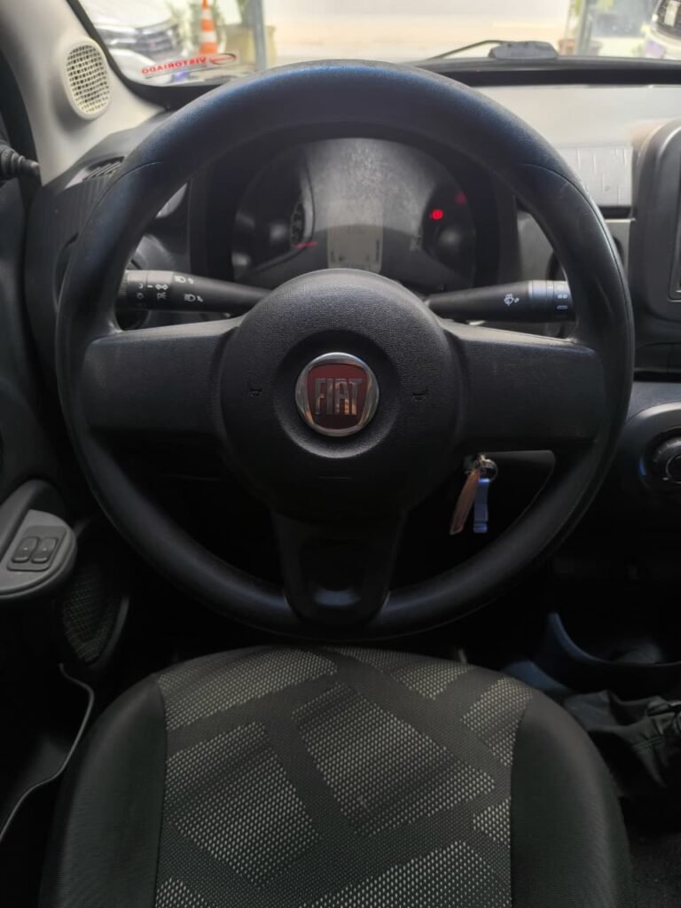 Fiat Mobi Easy 1.0 2017 hatch seminovo em Goiânia