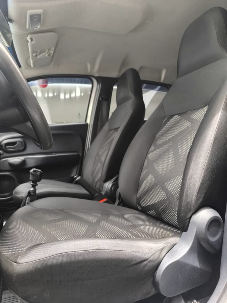 Fiat Mobi Easy 1.0 2017 hatch seminovo em Goiânia