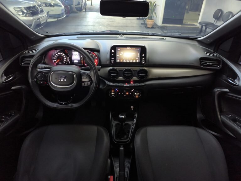 Fiat Cronos Drive 1.3 flex seminovo em Goiânia