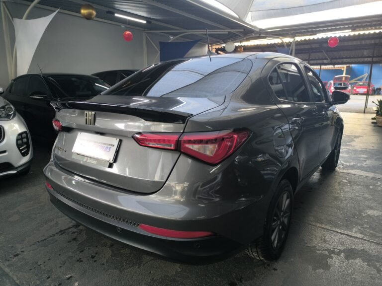 Fiat Cronos Drive 1.3 flex seminovo em Goiânia