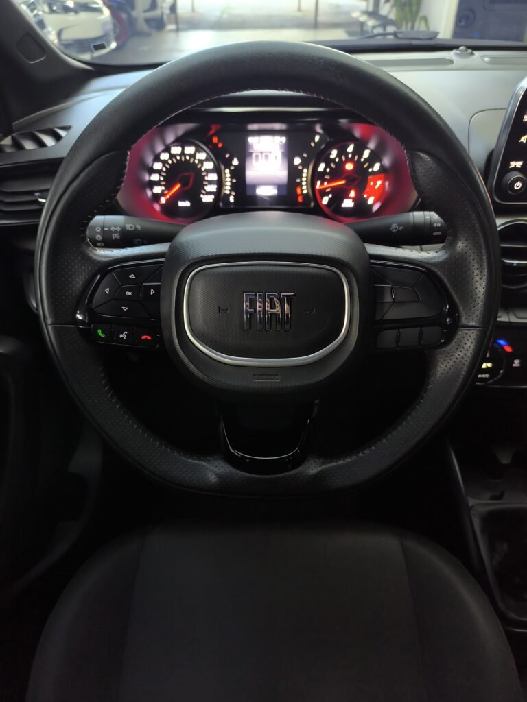 Fiat Cronos Drive 1.3 flex seminovo em Goiânia